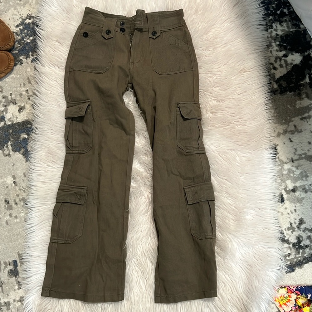 Army green cargo pants low waisted